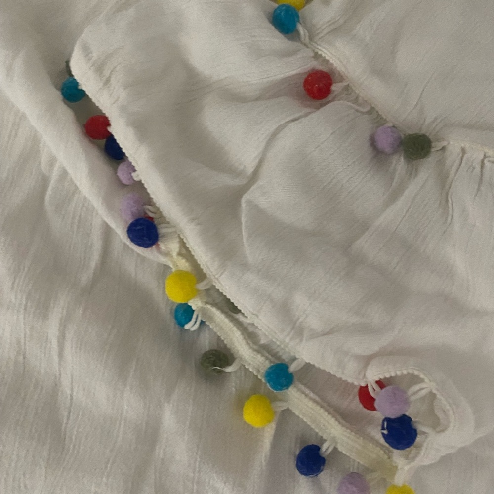 White off the shoulder Pom Pom sleeve boho Top - Picture 4 of 5